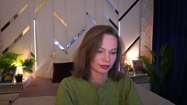 ShyySiren online show from December 22, 9:12 am