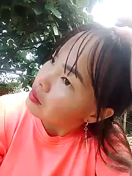 Snapshot of emilyzz chatting on September 16, 9:39 am emilyzz online show from September 16, 9:39 am