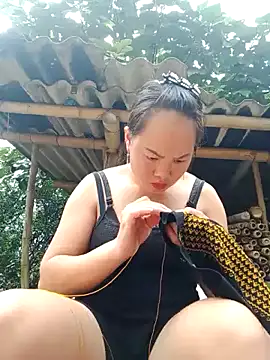 Snapshot of emilyzz chatting on October 26, 1:56 am emilyzz online show from October 26, 1:56 am