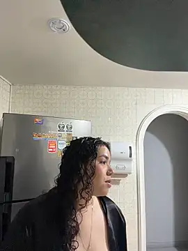 krisstenSantos online show from February 13, 2:08 pm