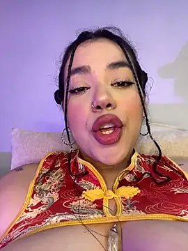 Snapshot of krisstenSantos chatting on October 15, 1:36 pm krisstenSantos online show from October 15, 1:36 pm