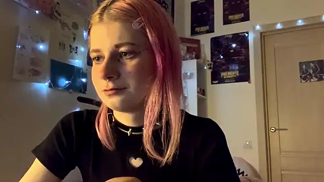 PinkVampire online show from October 5, 6:13 pm