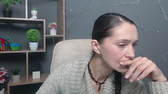 TayaFinch online show from November 11, 2:14 pm