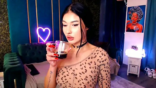 SuzanStacks online show from October 31, 7:23 am