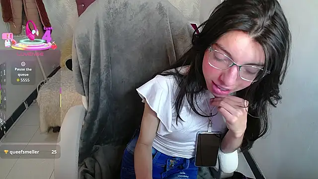 alllyson  online show from October 20, 7:50 pm