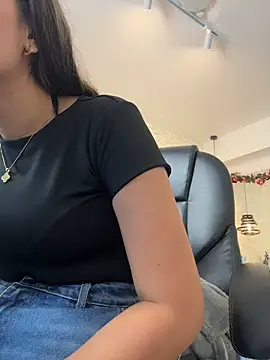 EMILIIA RICHTER   online show from April 9, 8:03 pm