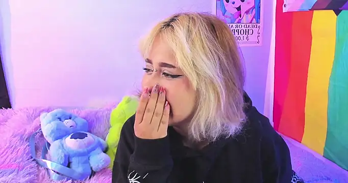 NekoWaifu online show from November 3, 1:15 pm