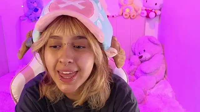 NekoWaifu online show from March 6, 3:07 pm