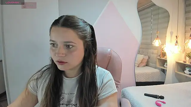 sophiee09  online show from January 16, 1:51 pm