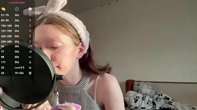 Snapshot of MargarettNewbie chatting on October 22, 4:06 am MargarettNewbie online show from October 22, 4:06 am