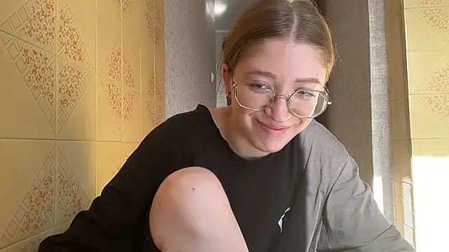 Snapshot of MargarettNewbie chatting on September 26, 5:38 am MargarettNewbie online show from September 26, 5:38 am