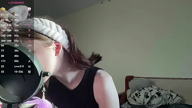 Snapshot of MargarettNewbie chatting on October 21, 4:05 am MargarettNewbie online show from October 21, 4:05 am