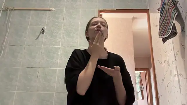 Snapshot of MargarettNewbie chatting on September 19, 4:33 am MargarettNewbie online show from September 19, 4:33 am