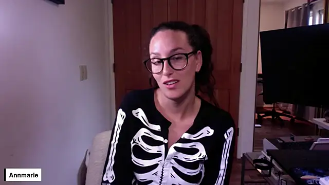 annmarieferrara online show from October 3, 4:12 pm