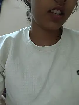 reetika6375 online show from July 11, 9:15 pm