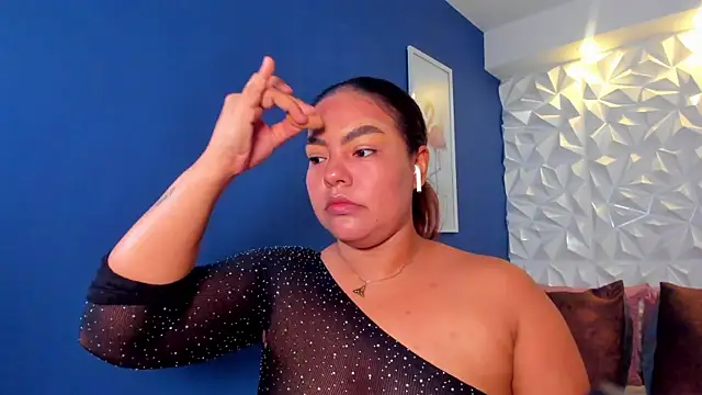 Snapshot of freya_cole_ chatting on October 1, 11:59 am freya cole online show from October 1, 11:59 am