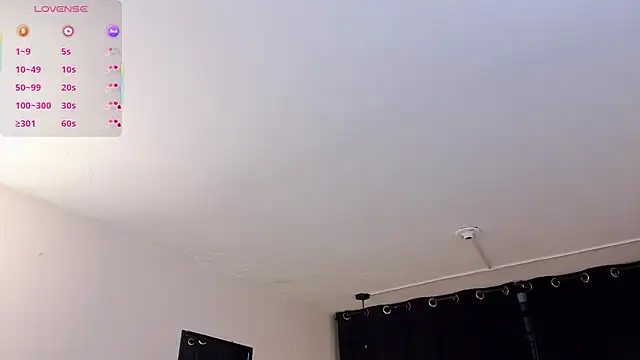 Snapshot of Angel-dragun chatting on October 4, 3:45 am Angel-dragun online show from October 4, 3:45 am