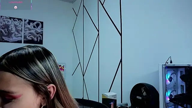 Snapshot of Angel-dragun chatting on October 14, 5:21 am Angel-dragun online show from October 14, 5:21 am