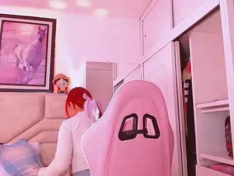 Snapshot of kylia_ml chatting on October 21, 8:35 pm kylia ml online show from October 21, 8:35 pm