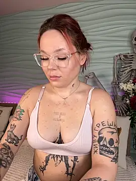 Snapshot of EvaNude- chatting on October 13, 10:01 pm EvaNude- online show from October 13, 10:01 pm