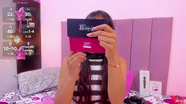 HoollyHendrix online show from October 3, 8:36 pm