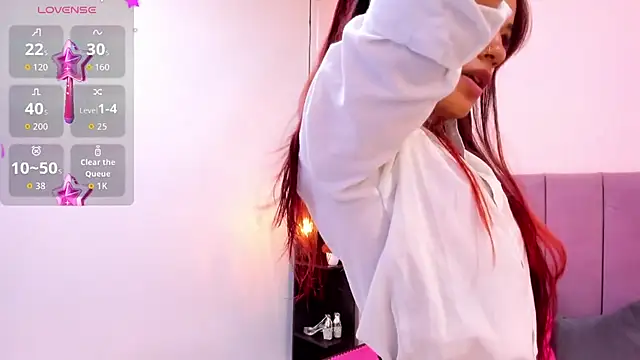 HoollyHendrix online show from November 20, 8:32 pm