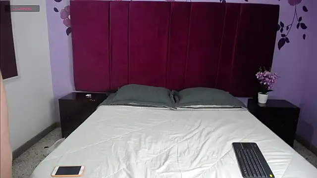 Dakotta red online show from September 22, 1:09 pm