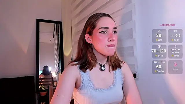 Snapshot of SarahCastillo_ chatting on September 24, 12:37 pm SarahCastillo online show from September 24, 12:37 pm