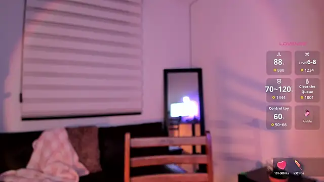 Snapshot of SarahCastillo_ chatting on October 23, 4:40 am SarahCastillo online show from October 23, 4:40 am