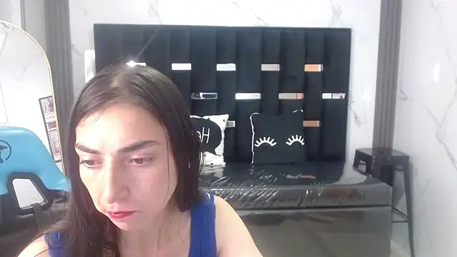 Maily a  online show from October 8, 3:11 am