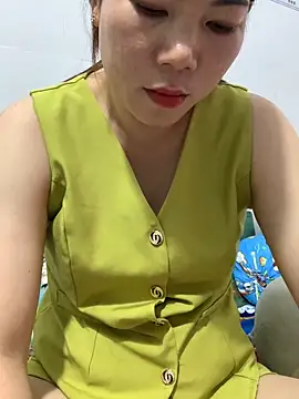 Baby-bigtits2025 online show from September 17, 5:16 am