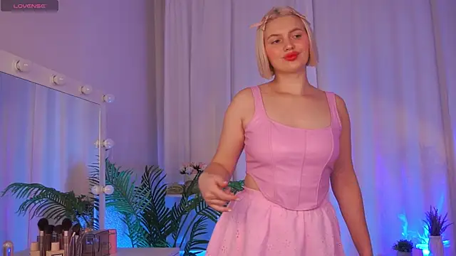 Snapshot of Amelia_Wells chatting on October 16, 4:59 am Amelia Wells online show from October 16, 4:59 am