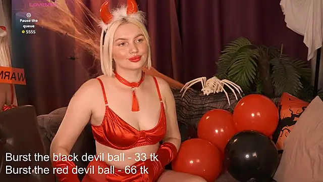 Snapshot of Amelia_Wells chatting on October 31, 6:04 am Amelia Wells online show from October 31, 6:04 am