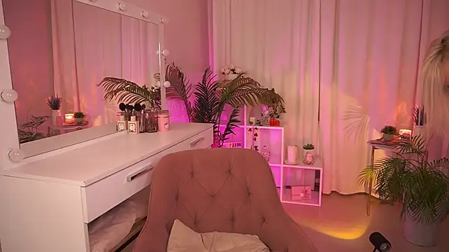 Snapshot of Amelia_Wells chatting on September 26, 5:27 am Amelia Wells online show from September 26, 5:27 am