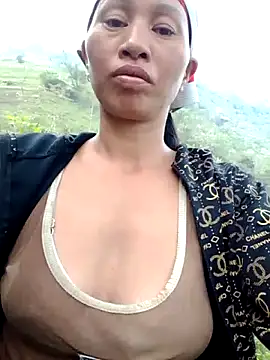 donna-bae online show from March 27, 8:59 am