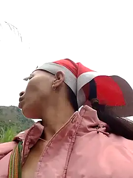 donna-bae online show from November 3, 8:51 am