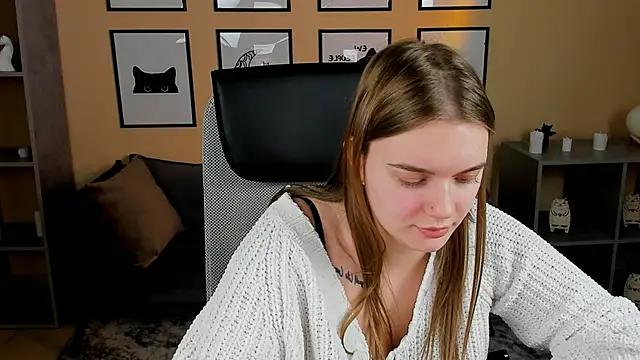 LisaMitchell online show from November 25, 2:47 am