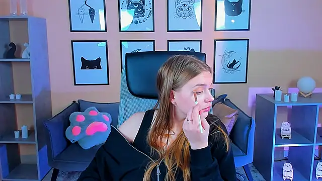 LisaMitchell online show from October 25, 2:41 am