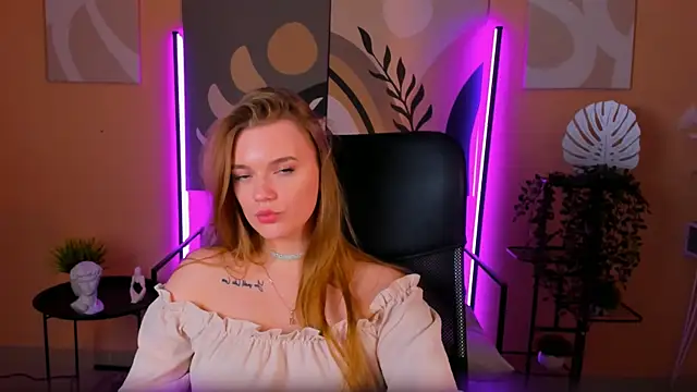 LisaMitchell online show from October 10, 9:25 am