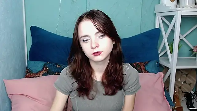 Snapshot of VivienneRo chatting on October 9, 4:38 am VivienneRo online show from October 9, 4:38 am