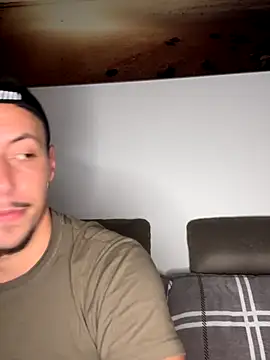 only4love online show from October 3, 9:09 pm