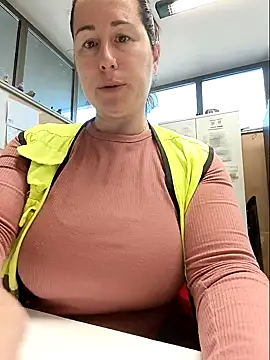 bichota85 online show from April 20, 10:07 am