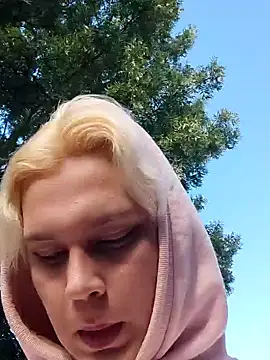 Snapshot of MargoShein chatting on September 19, 1:21 pm MargoShein online show from September 19, 1:21 pm