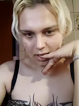 Snapshot of MargoShein chatting on October 16, 9:23 am MargoShein online show from October 16, 9:23 am