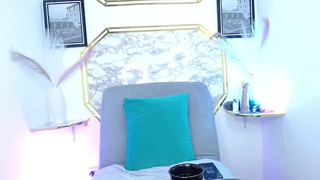 karlaaa   online show from February 9, 1:24 pm