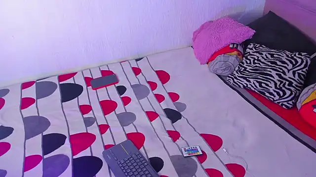 Celestepaige   online show from October 26, 10:49 pm