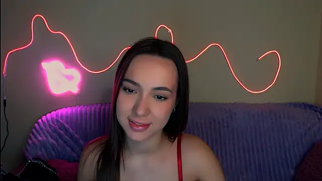 Snapshot of Mia_cutie77 chatting on October 20, 9:23 am Mia cutie77 online show from October 20, 9:23 am