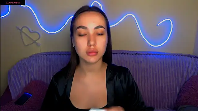 Snapshot of Mia_cutie77 chatting on October 25, 7:16 am Mia cutie77 online show from October 25, 7:16 am