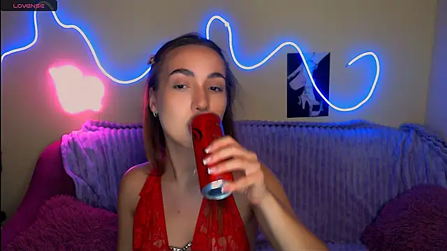 Snapshot of Mia_cutie77 chatting on October 12, 9:44 am Mia cutie77 online show from October 12, 9:44 am