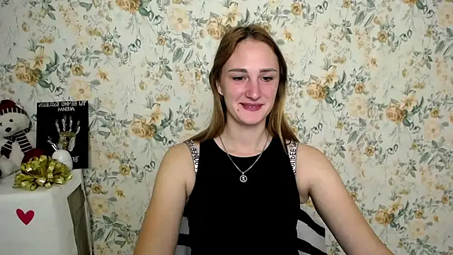 Milana Cutie  online show from October 3, 5:56 am